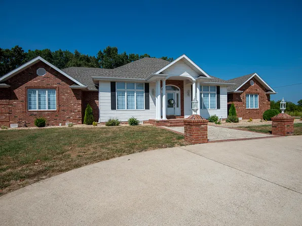 2401 Copperwood Drive, Lebanon, MO 65536