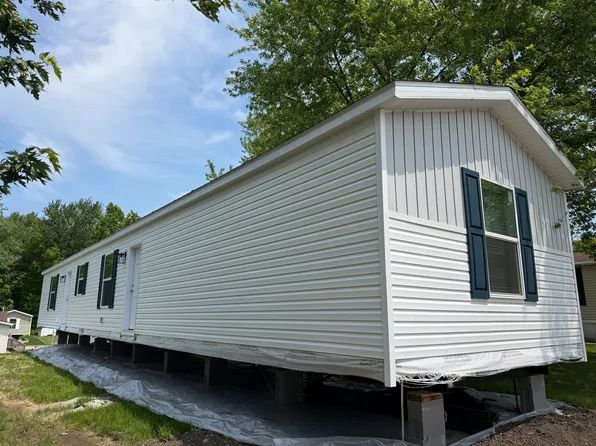1252 Scarlet Oak West 272, Jackson, MI 49201