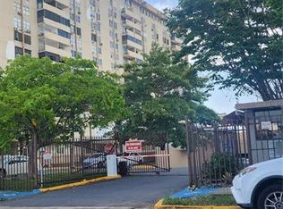 Cond Golden Tower Golden Tower #1018, Carolina, PR 00983
