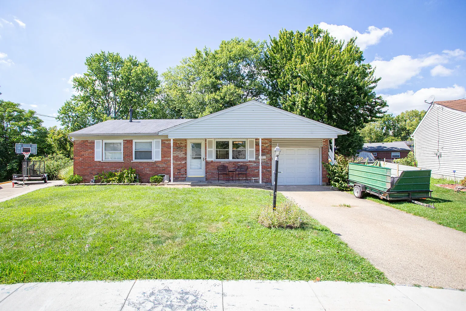 10 Lexington Dr photo 1