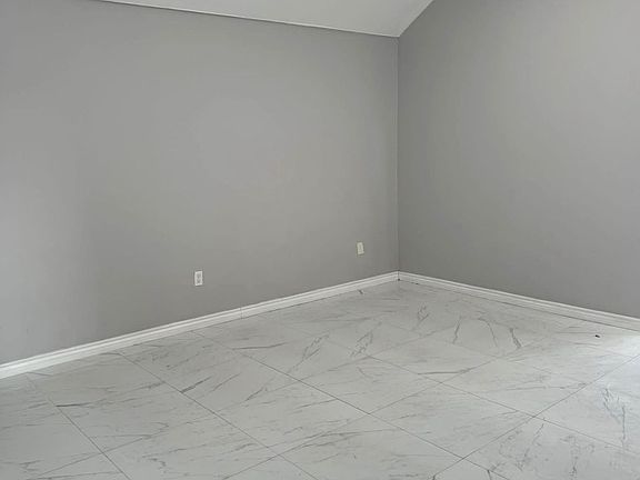5th image of 477 Melvin Ave