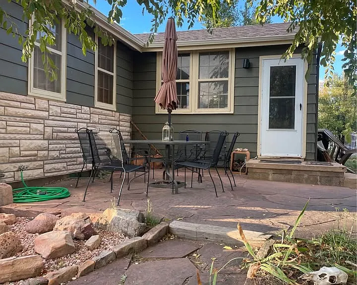 2049 Yarmouth Ave — Photo 9
