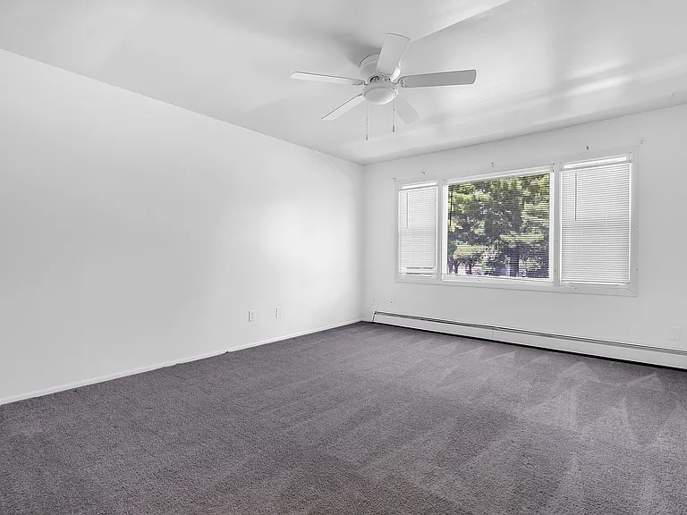 5533 Aspen Ave #4 — Photo 2