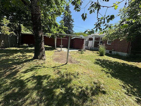 Lovely fully fenced shared back yard. Room for a garden