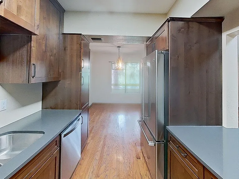 4425 Whitsett Ave #213 — Photo 9