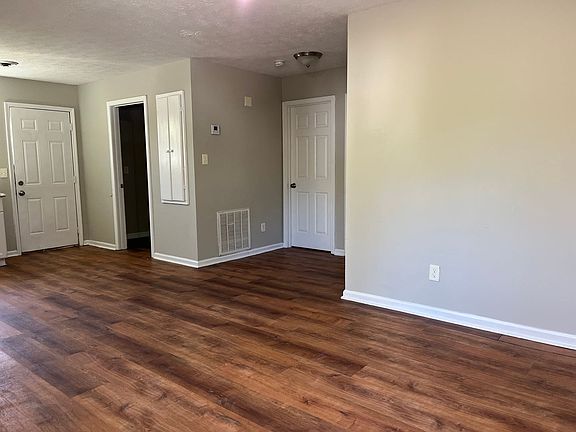 3rd image of 214 Kentucky Ave #E