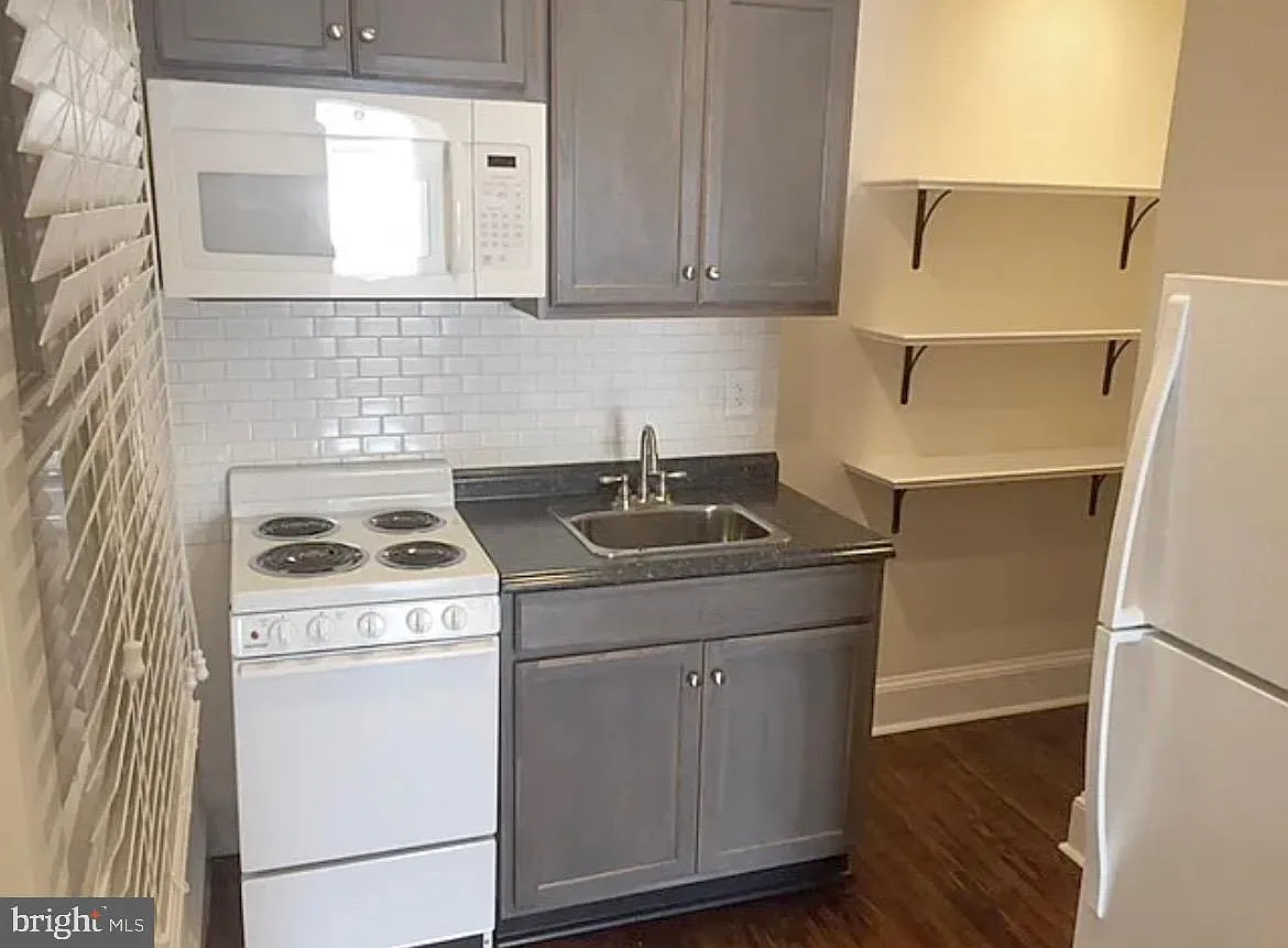 1 bed, 400 sqft, $1,350 — Photo 4