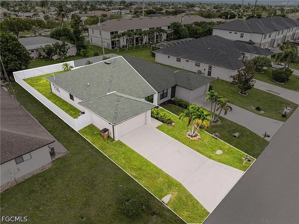 3 bed, 2.0 bath, 1333 sqft, $1,800 — Photo 3