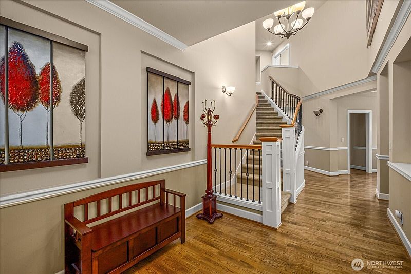 5th image of 215 Ilwaco Place SE