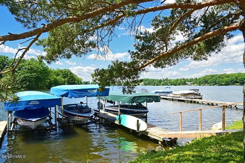 2nd image of 281 Lakeview Rd