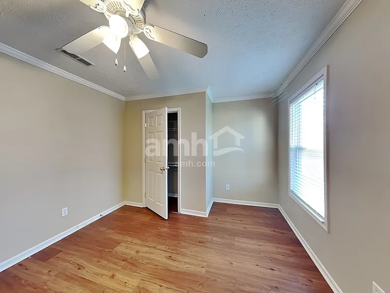 311 Hartford Ct — Photo 13