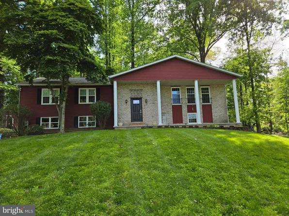 2711 Overview Rd, Hampstead, MD 21074