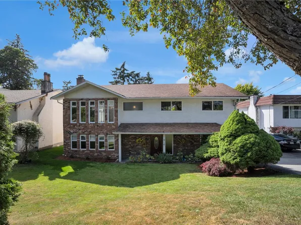 916 Rankin Rd, Esquimalt, BC V9A 6V6