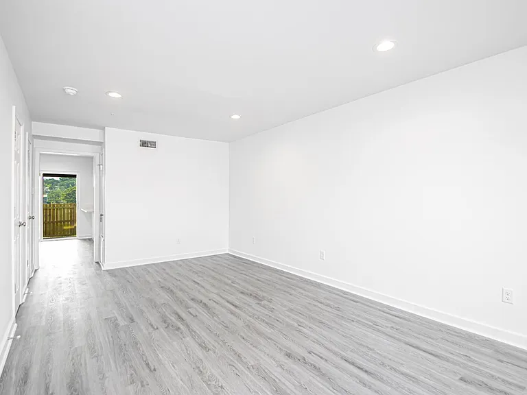 2001 Sanford Dr — Photo 12