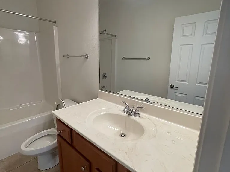 605 Viccars Ln — Photo 13