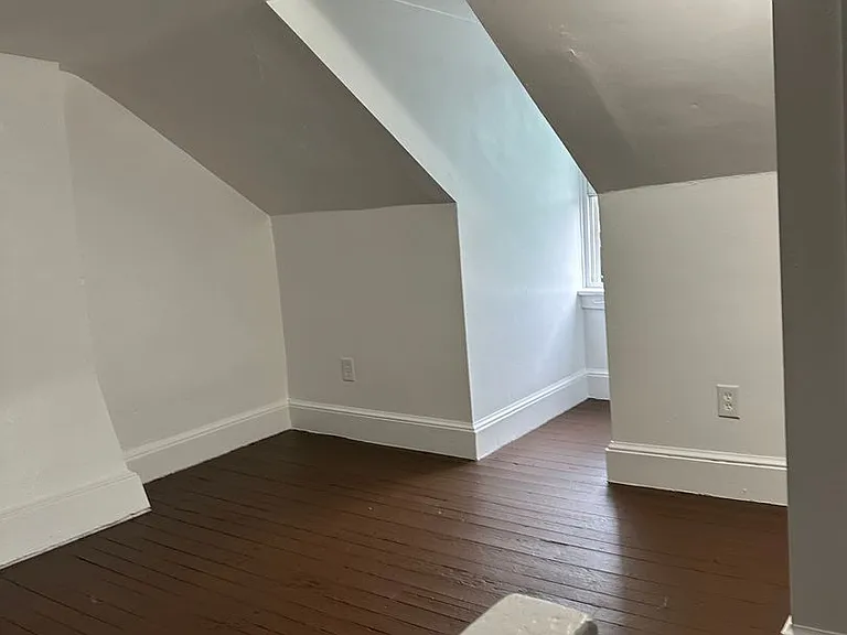 412 Locust St — Photo 18
