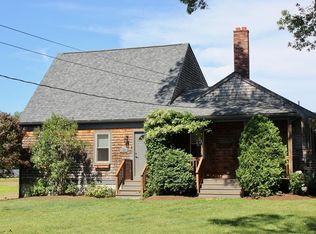 28 Snows Pond Rd, Rochester, MA 02770