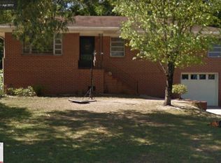 1364 Lakeview Cir, Macon, GA