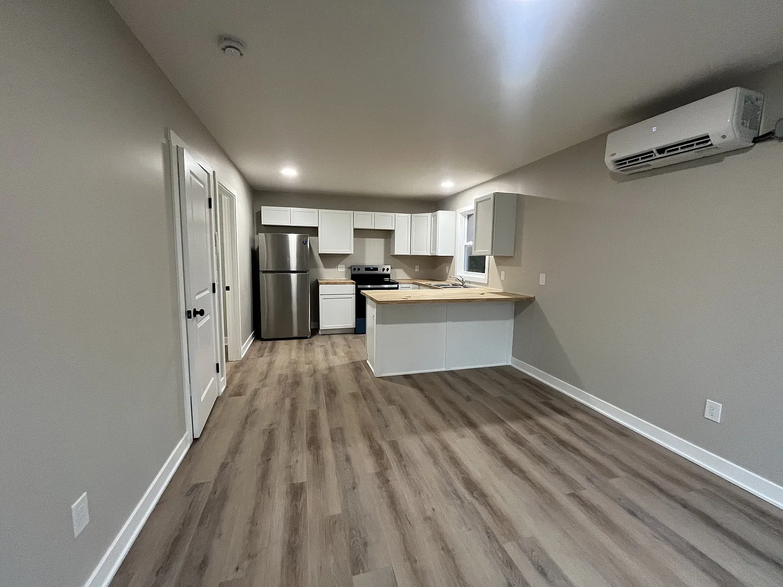 1 bed, 1.0 bath, $1,050 — Photo 3
