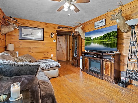 2nd image of 4251 Riverside Dr