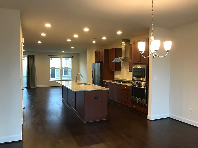 42314 Rockrimmon Ter — Photo 14