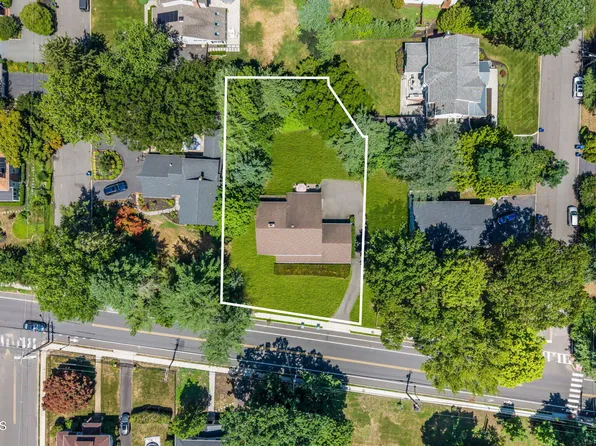 343 River Road, Fair Haven, NJ 07704