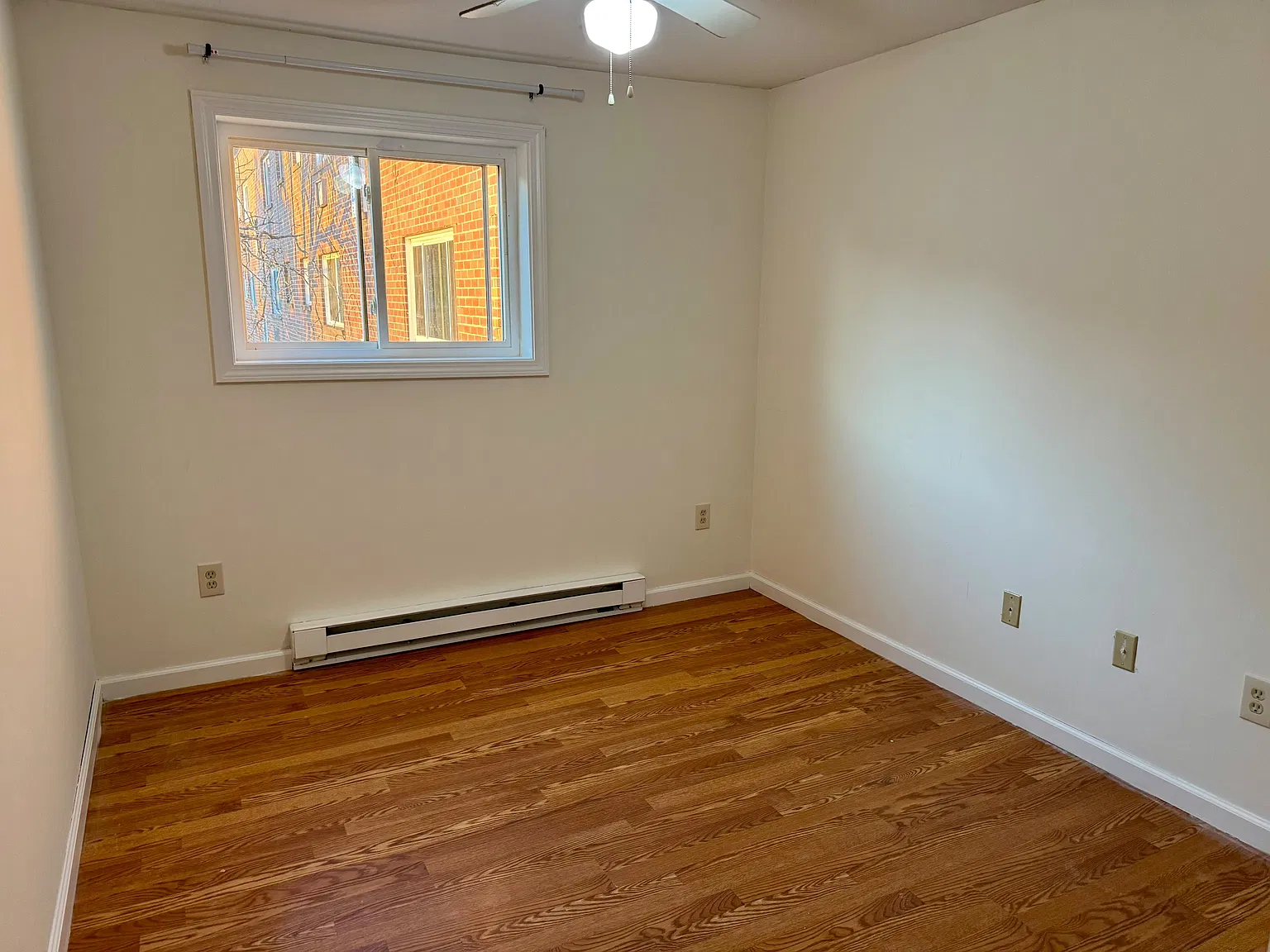2 bed, 900 sqft, $1,400 — Photo 4