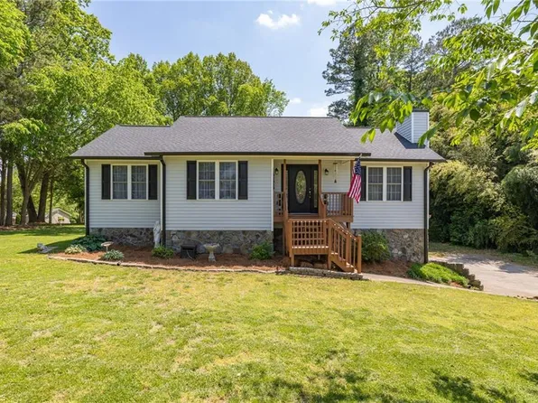 255 Mellon Dr, Winston Salem, NC 27107