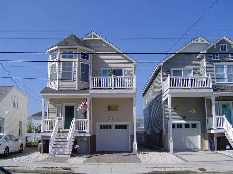 1st image of 426 W Burk Ave