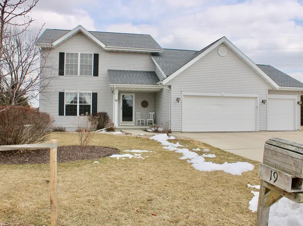 19 Greenbriar Ct, Fond Du Lac, WI 54935