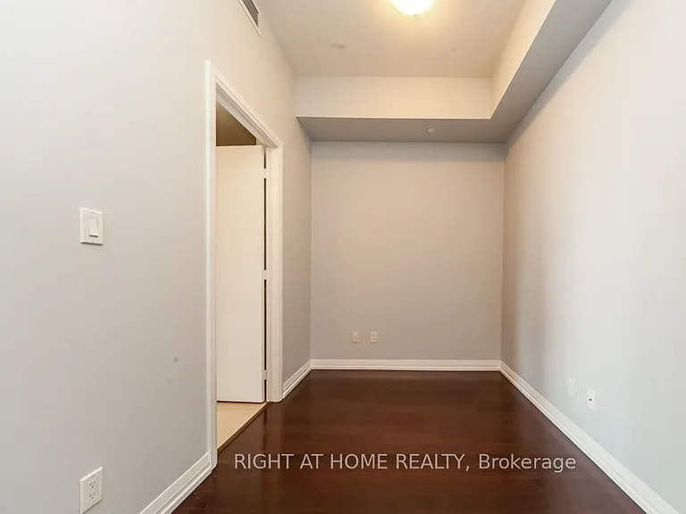 460 Adelaide St E #1123 — Photo 25