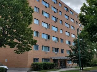 61 Edmonton St #410, Winnipeg, MB R3C 1P9