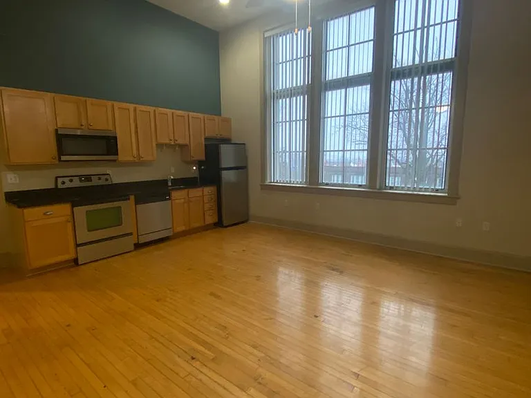 Theresa Park Loft Apartments — Photo 26