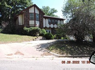 1213 E 9th St, Sand Springs, OK 74063