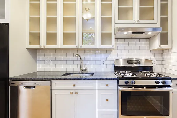Rented by Compass | media 9