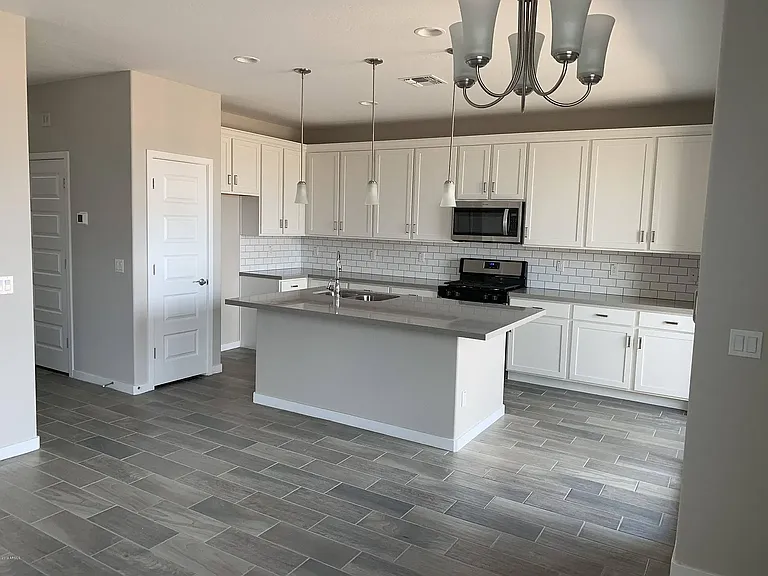 715 N Sparrow Dr — Photo 5