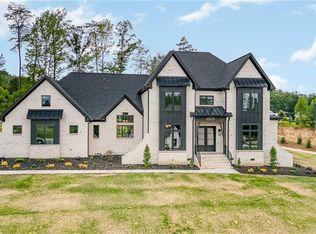 6825 Shields Dr, Oak Ridge, NC 27310