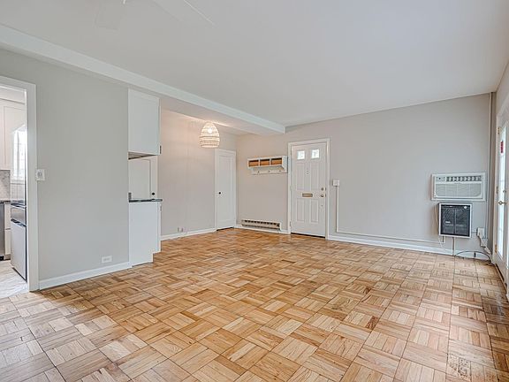5th image of 1123 Beverley Dr