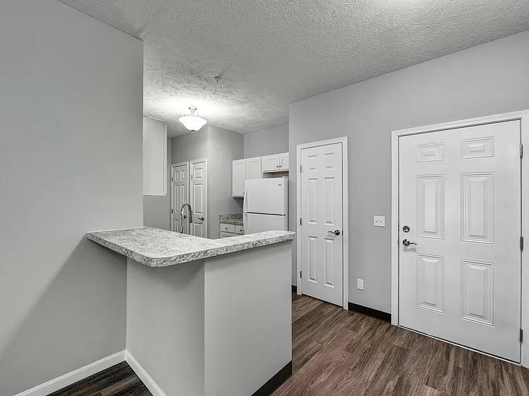 Aquamarine Apartments — Photo 38