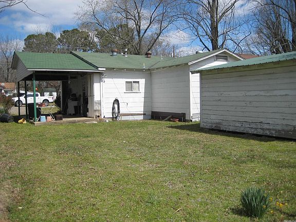 4th image of 1008 Oak Grove Ave