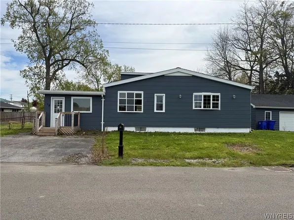 18 Bradford Ct, Buffalo, NY 14224