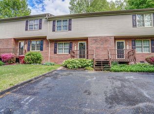1709 Herrin Dr, Johnson City, TN 37604