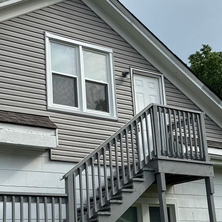 RENTING UPSTAIRS EFFICIENCY UNIT ONLY