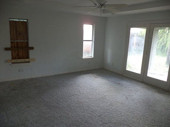 2nd image of 1021 Martin Ave