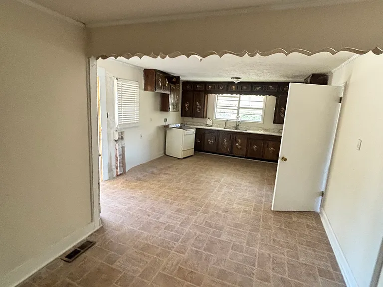 1210 Hoke St — Photo 9