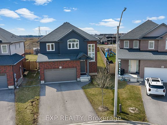 3rd image of 33 Cinnamon St
