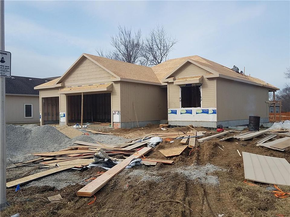 1st image of 6710 Woodside Dr
