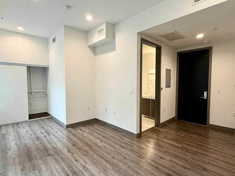 642 N Hobart Blvd #102 — Photo 5