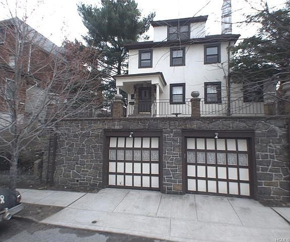 1st image of 214 Hillside Pl