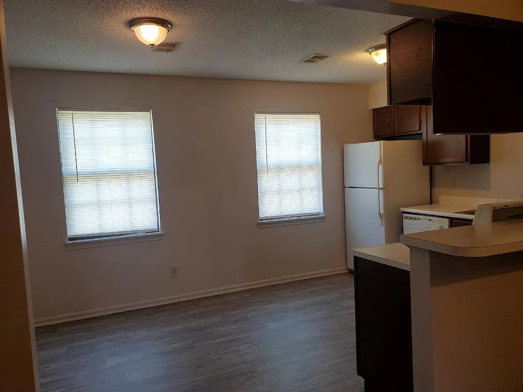 1 bed, 750 sqft, $900 — Photo 4